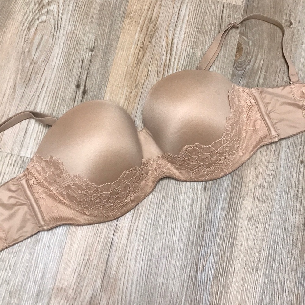 VICTORIA’S SECRET TAN LACE 32 DDD BRA